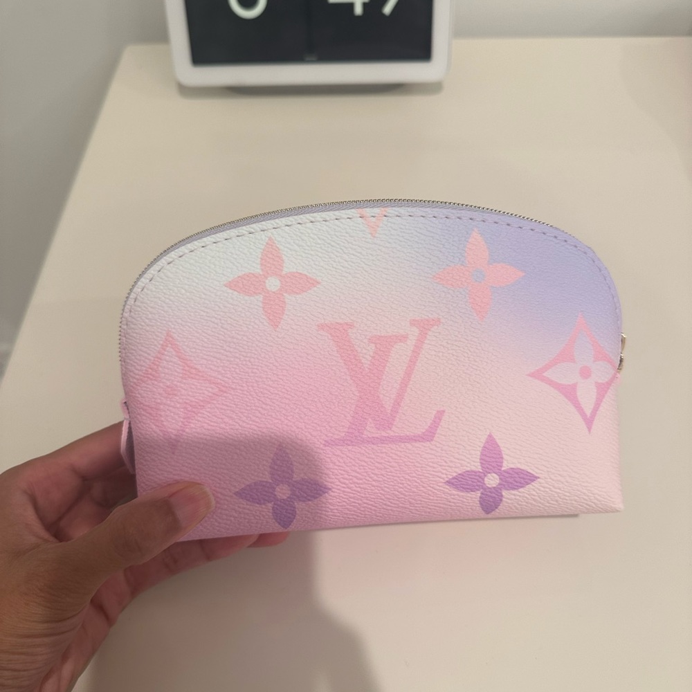 Brand New Louis Vuitton Sunrise Pastel Cosmetic Case - Picture 3 of 5